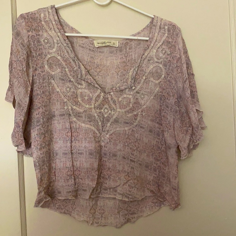 Abercrombie and Fitch v neck top size: S